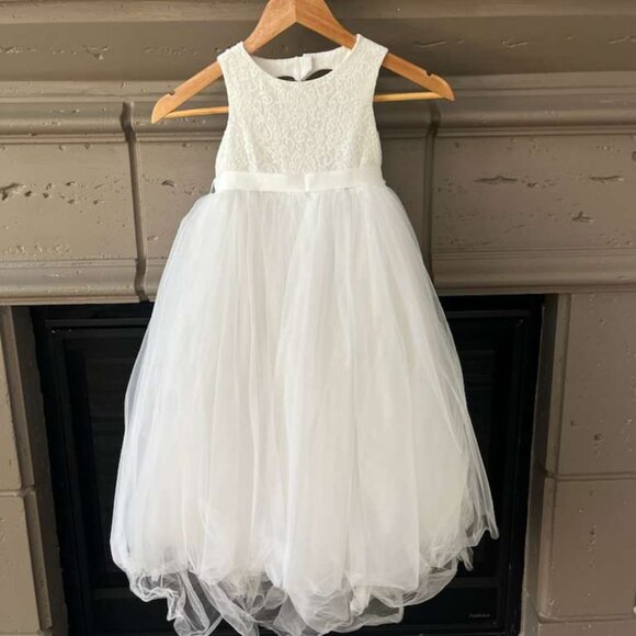 David's Bridal Ball Gown Flower Girl Dress with Heart Cutout in White - Picture 2 of 6